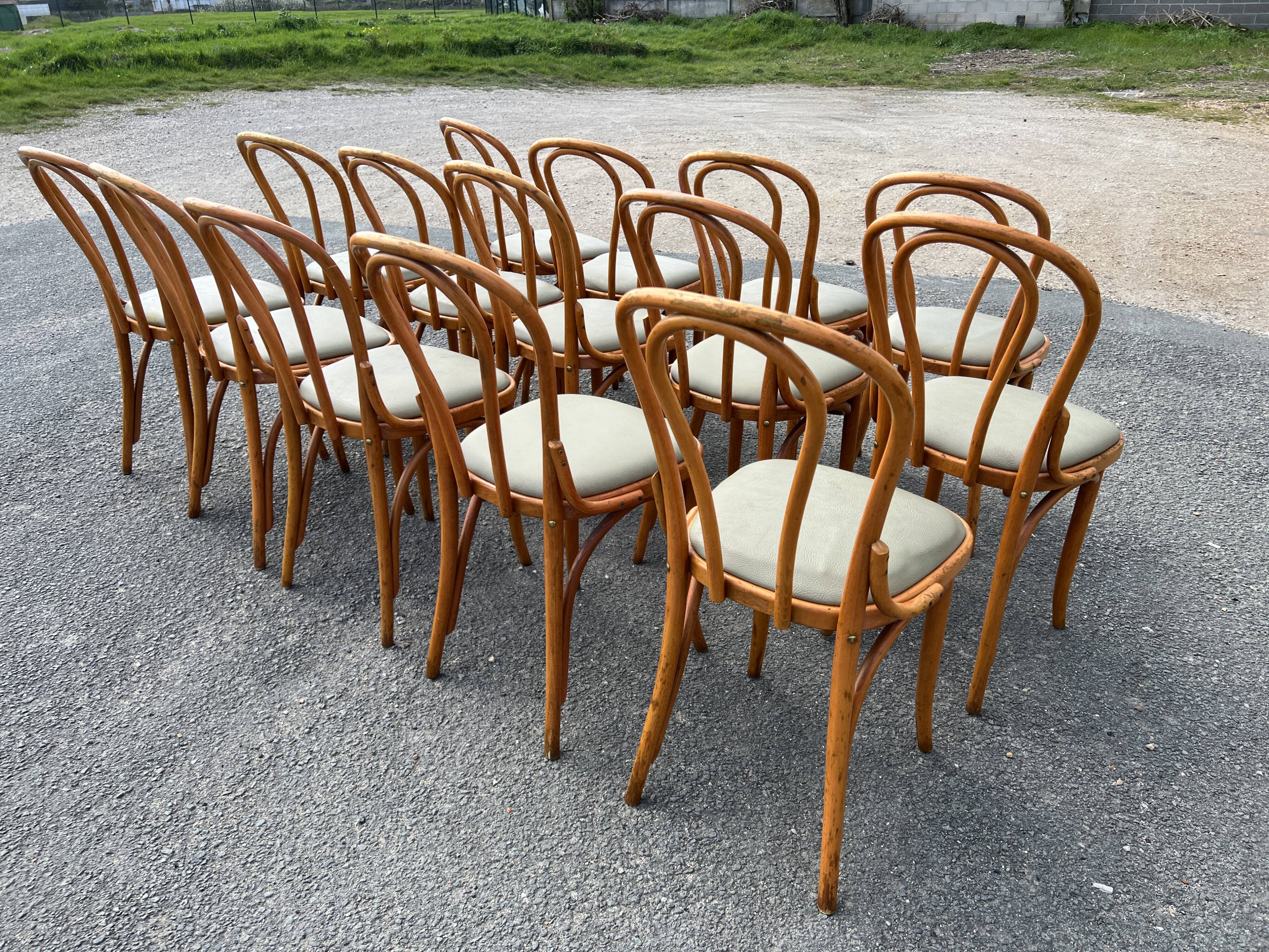 Lot de 14 chaises bistrot