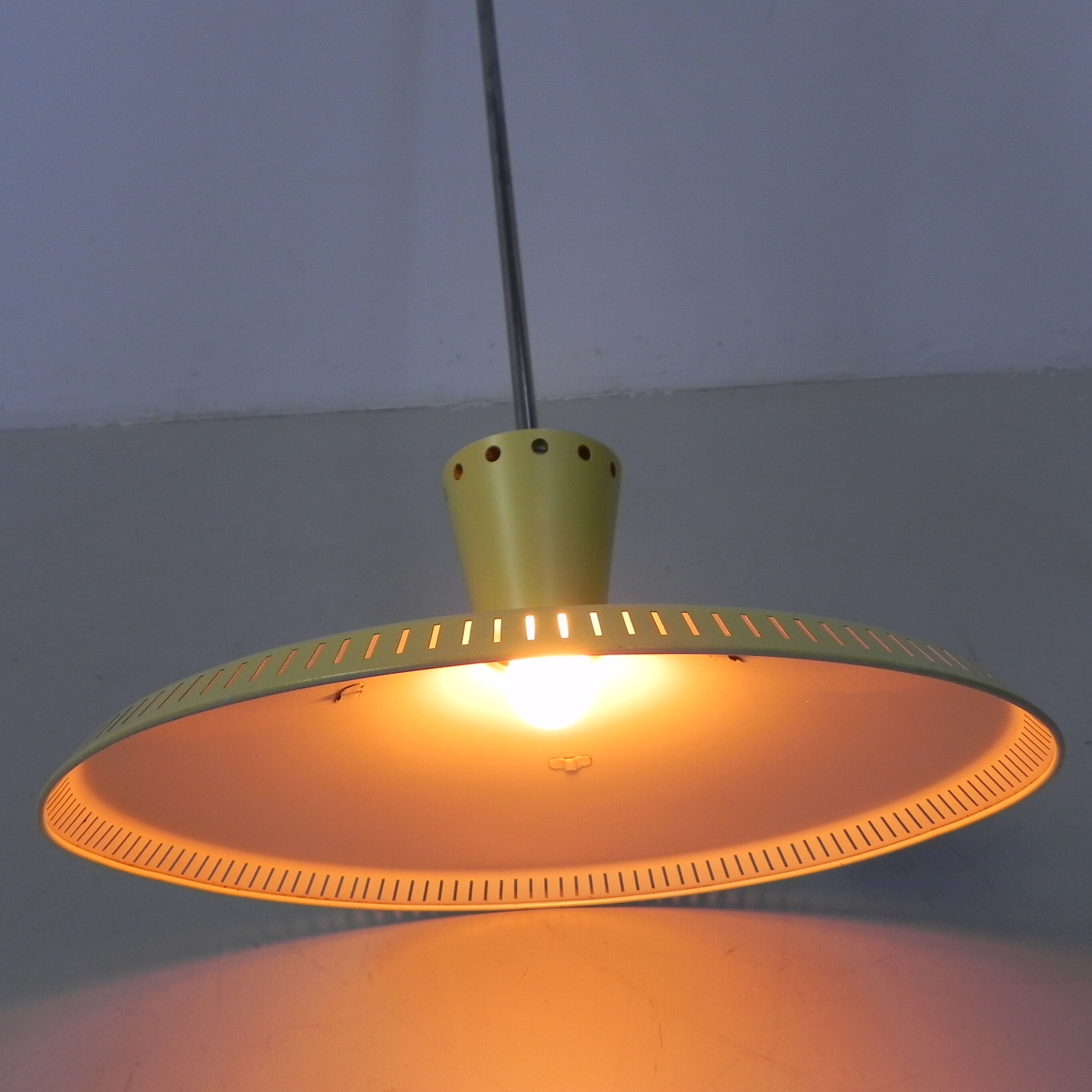 Philips hanging lamp NB93 by Louis Kalff