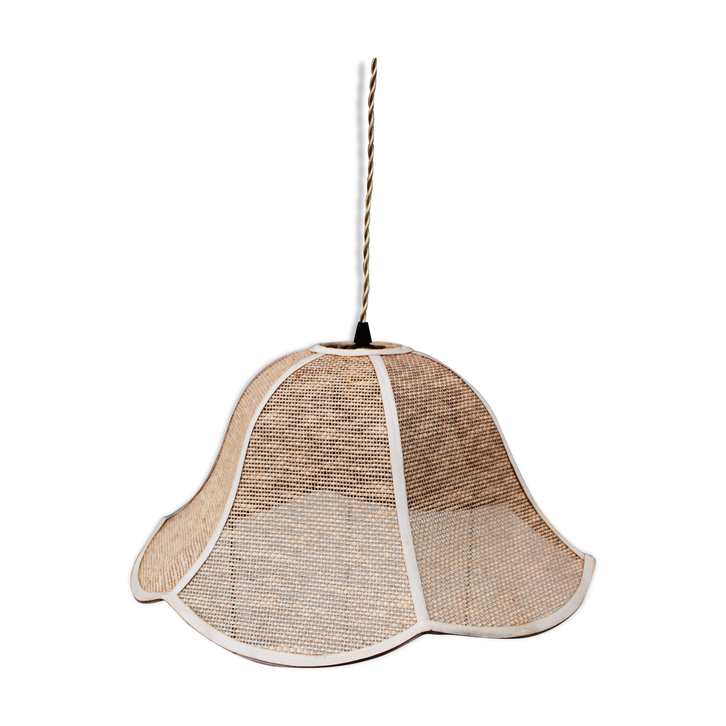 Hanging lamp flower in rafia