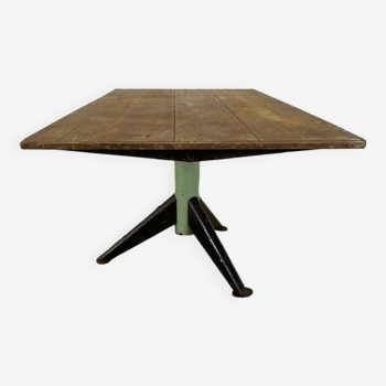 Table tripode des années 1950