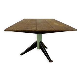 Table tripode des années 1950