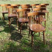 Lot de 11 chaises bistrot en bois courbé vintage