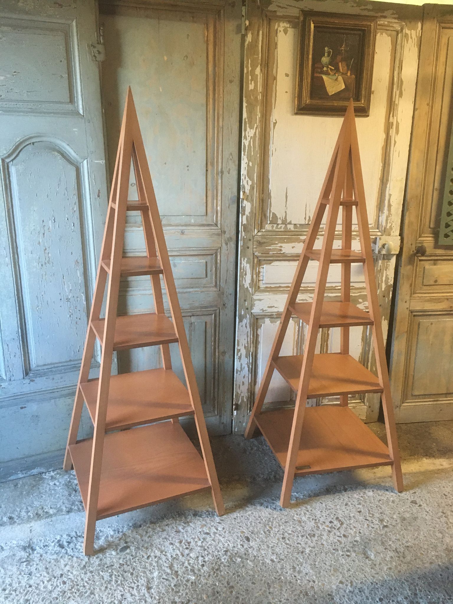 Pyramid shelves "Jodhpur" in Rubberwood