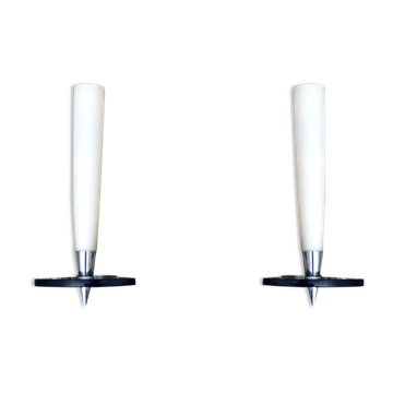 Ensemble de deux appliques du milieu du siècle en verre satiné, cristal et laiton chromé