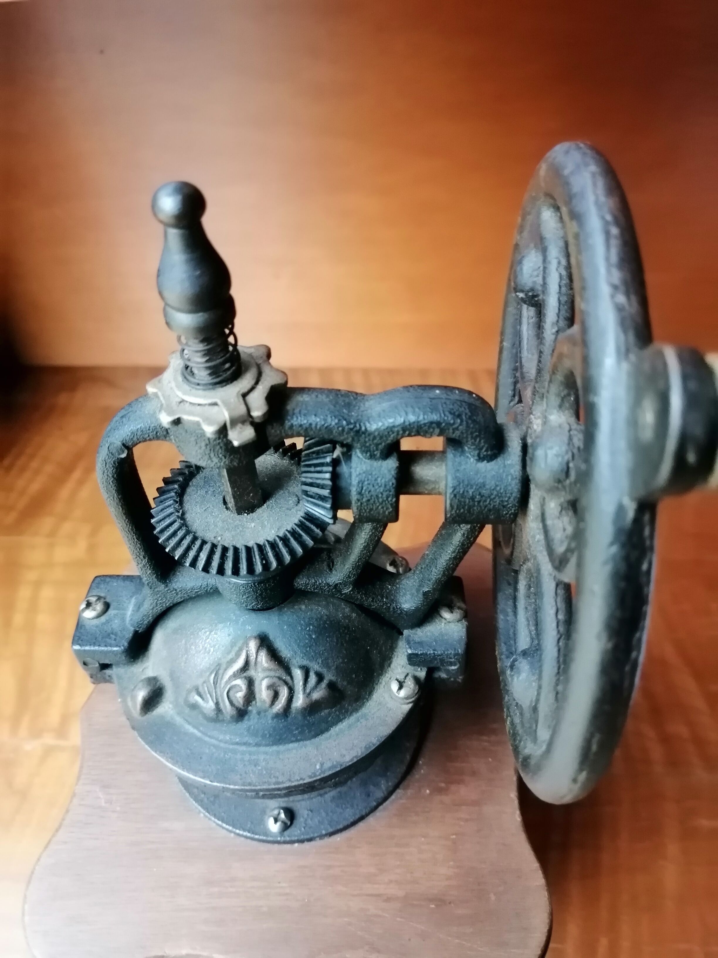 Coffee mill in wood and metal style antique countertop
