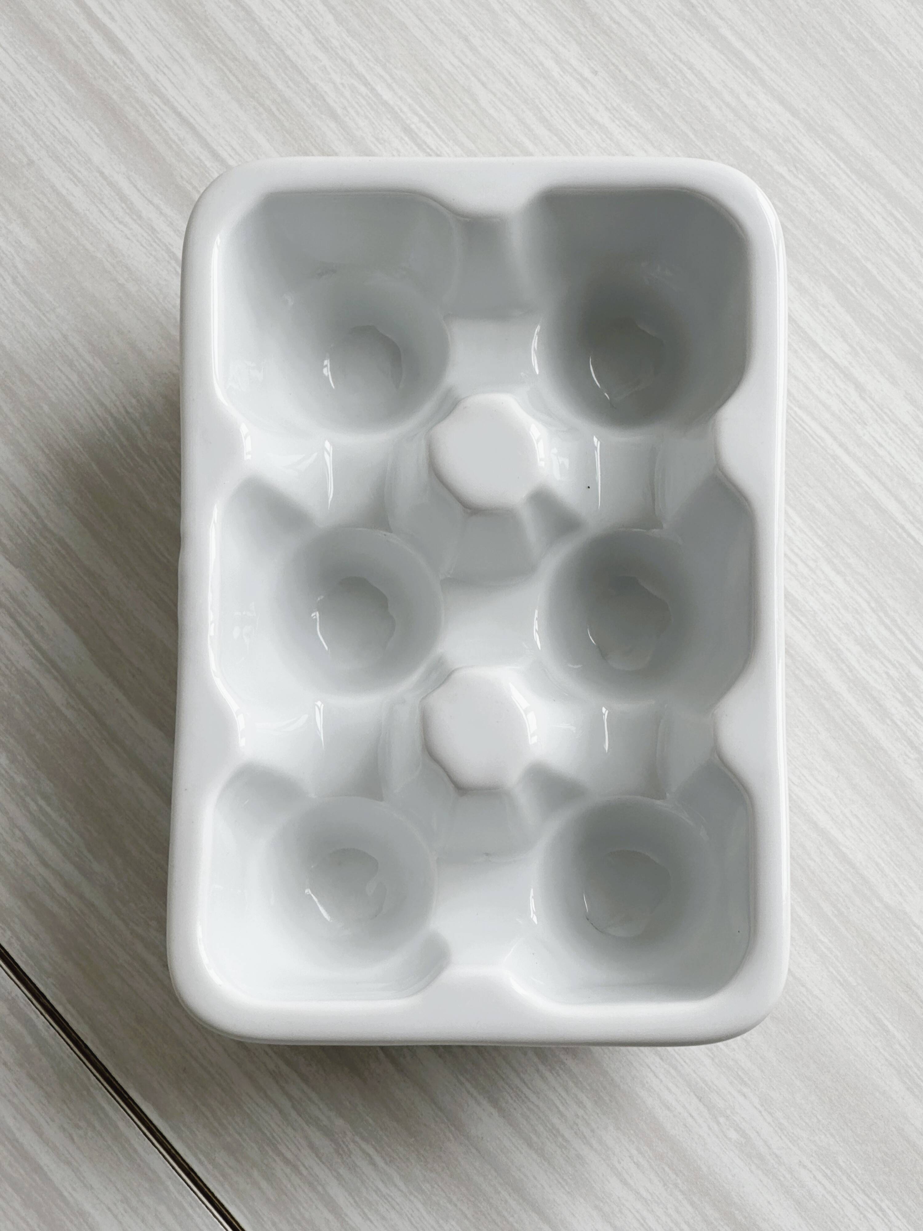 Porcelain egg box, fridge storage box.