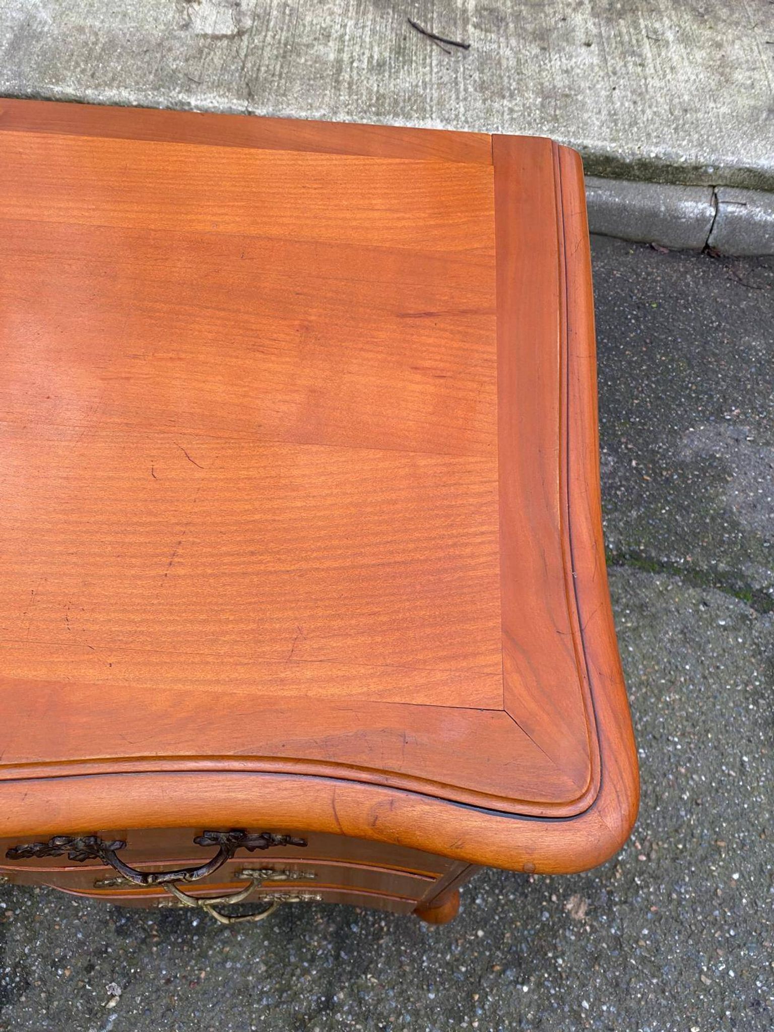 Louis XV crossbow commode in solid wood from the 20th century.