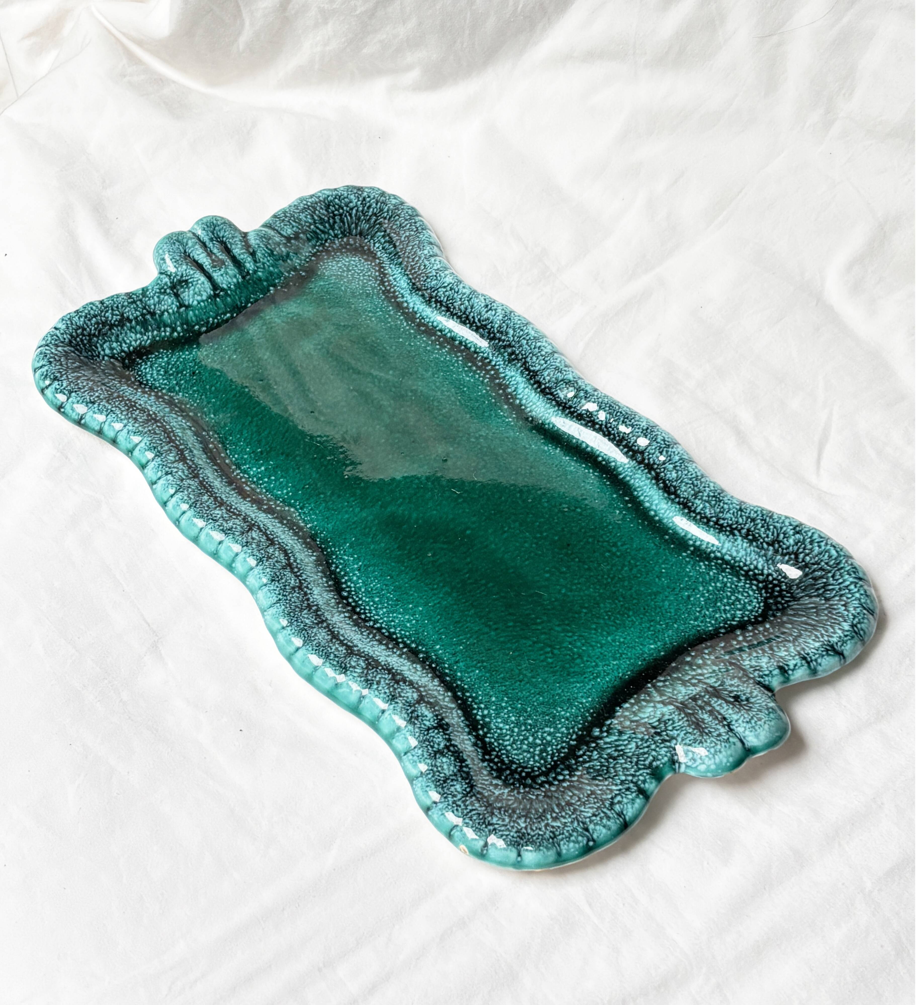 Green ceramic cake dish