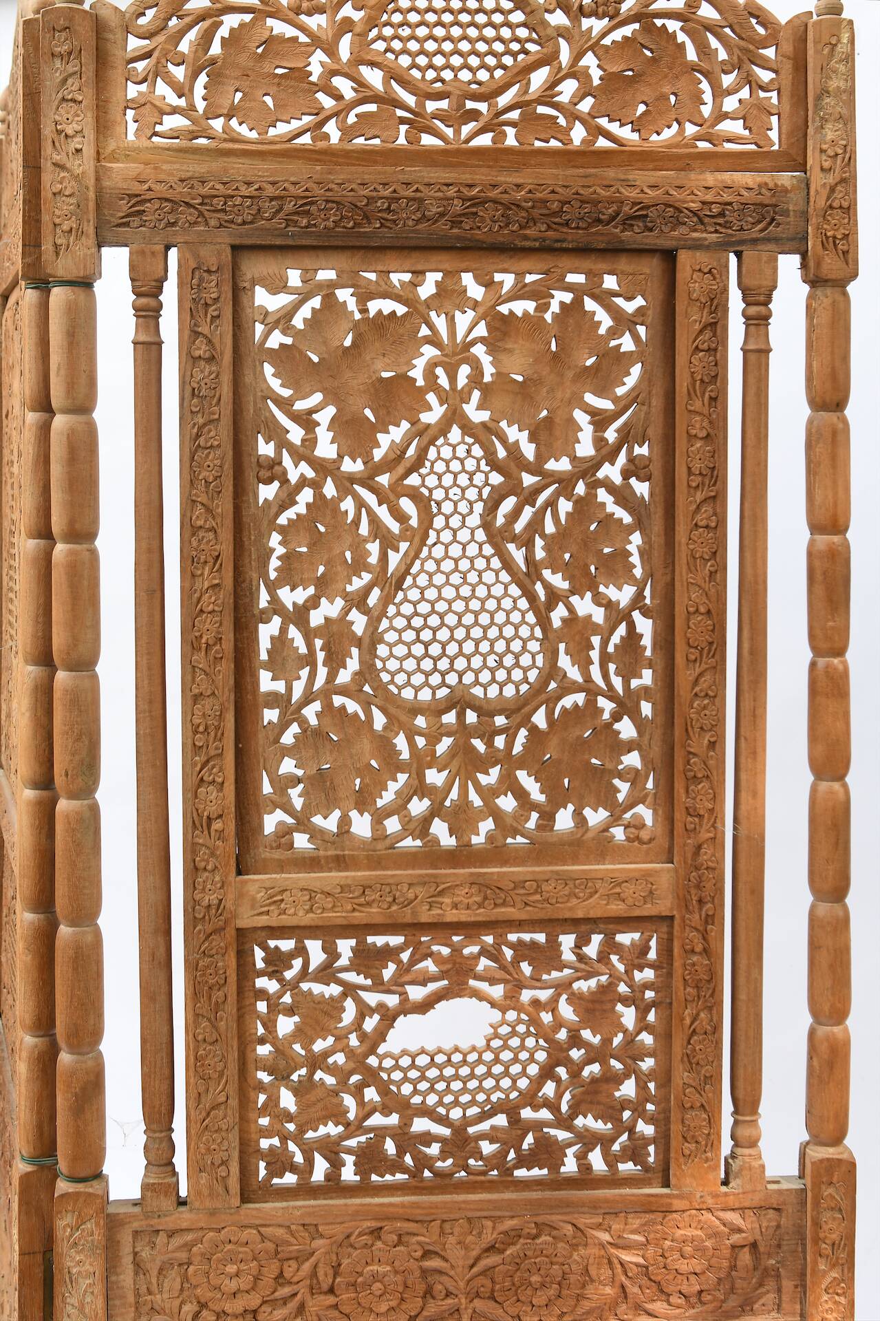 Indian four-leaf wooden screen