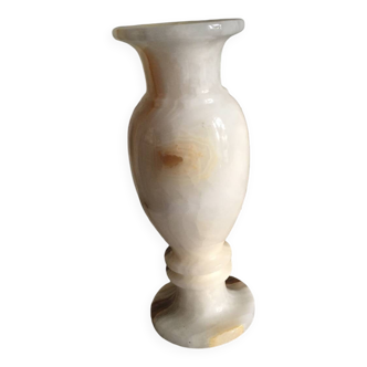 Vase en albâtre