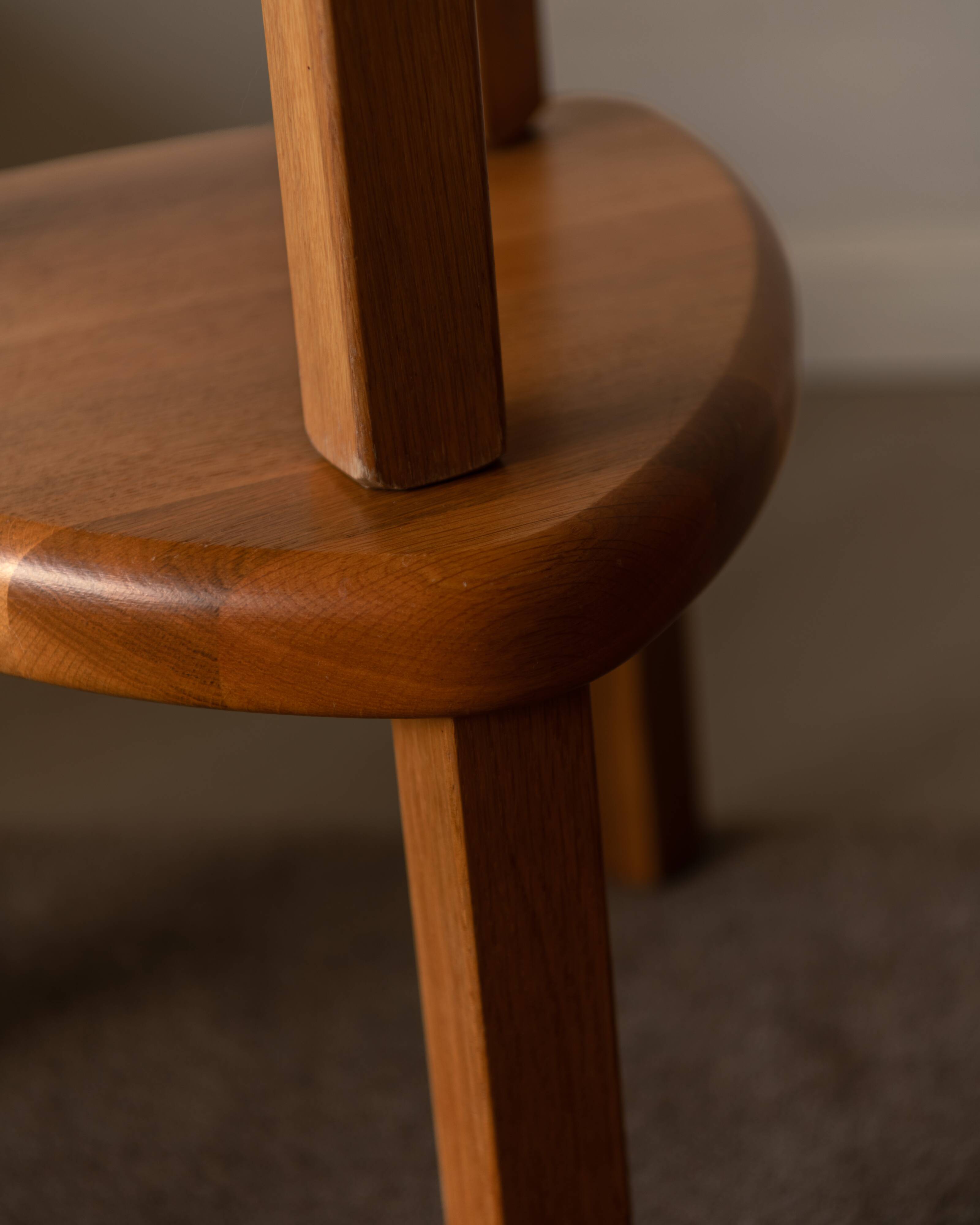 Tables gigognes en chêne massif des années 1970, ensemble de 3 · Plateaux triangulaires organiques