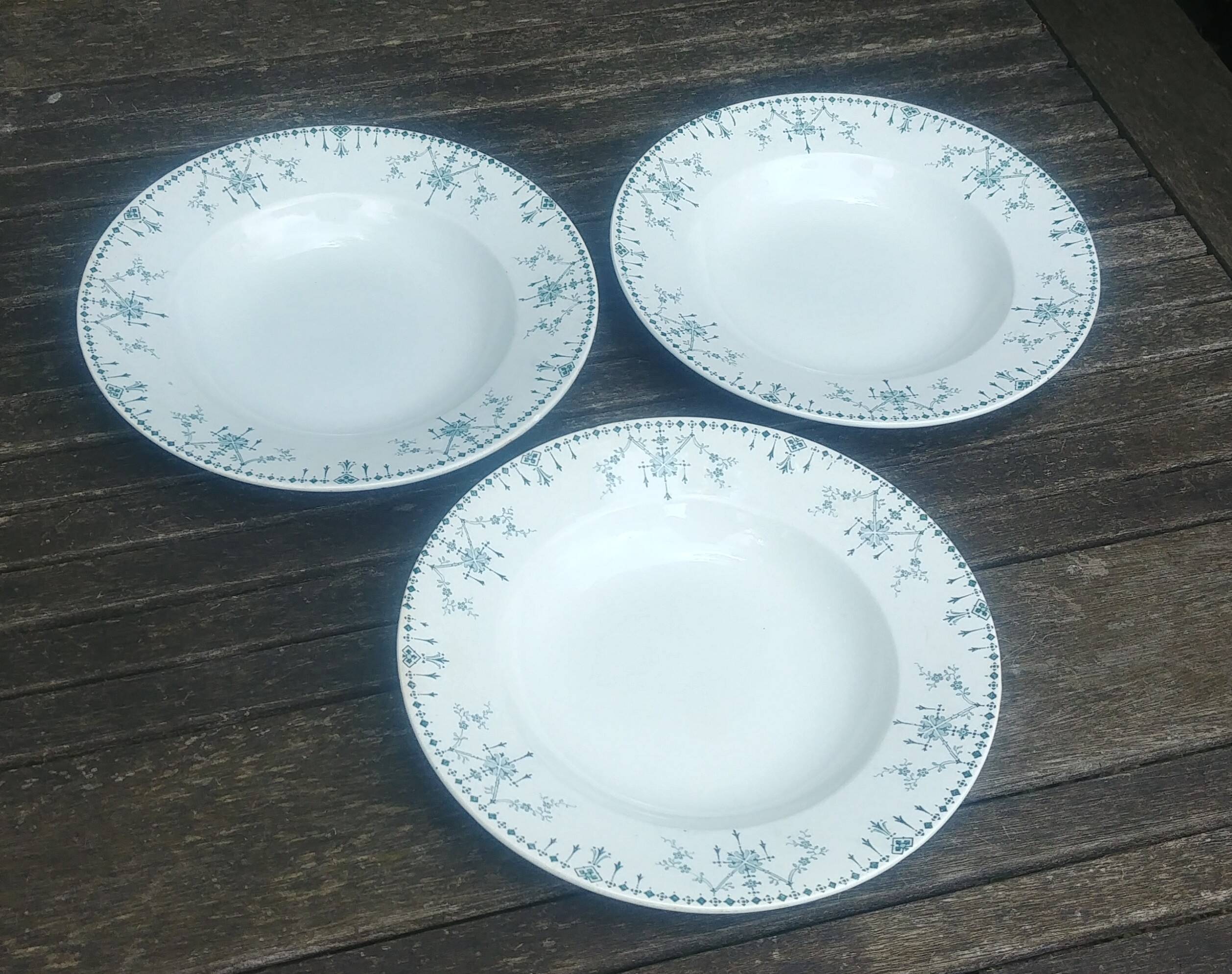 Three soup plates in opaque iron earth porcelain Moustier cluny KG model Victoria