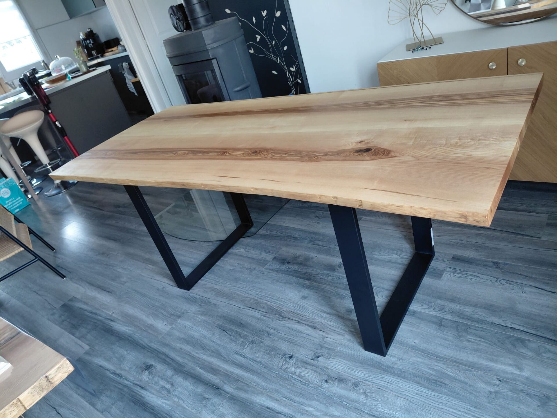 Black metal wood table