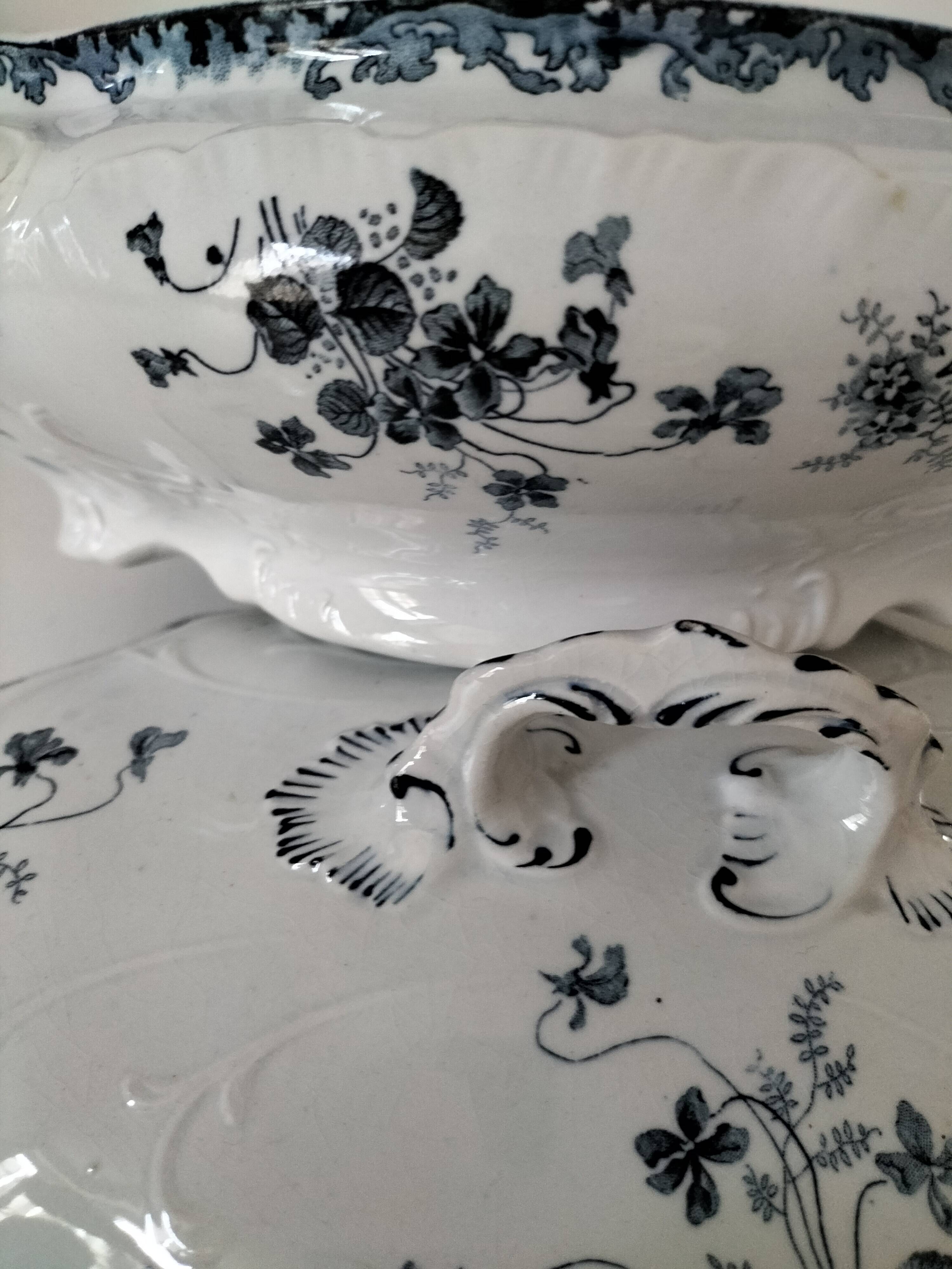 Antique Creil & Montereau soup tureen – sold by E. Bourgeois