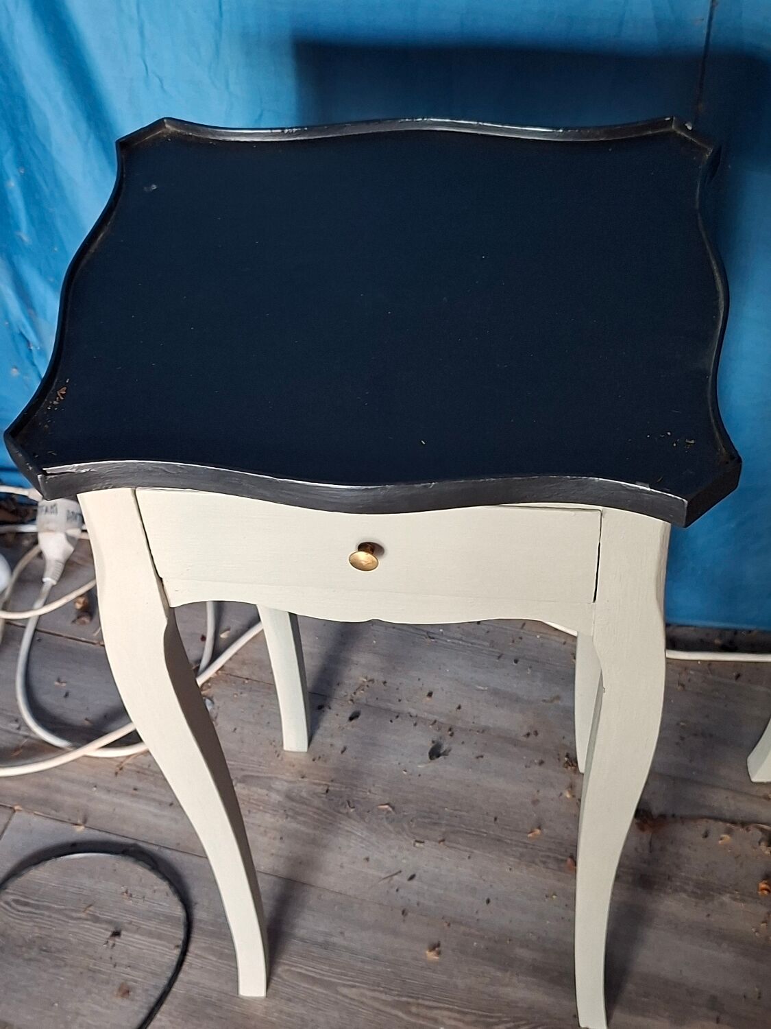 Pair of bedside tables 6