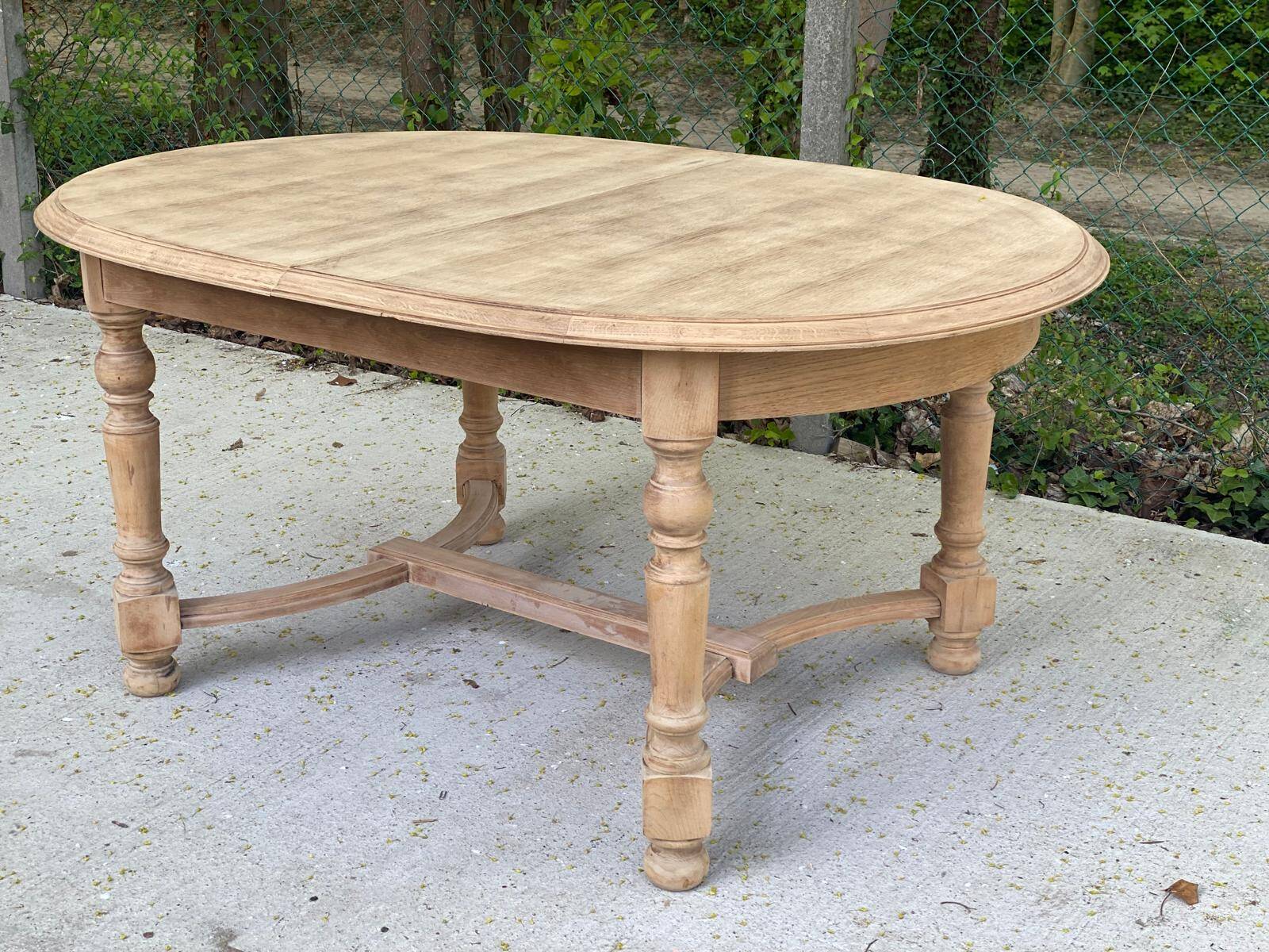 Table de ferme ronde ovale extensible rénovée en bois brut 210cm