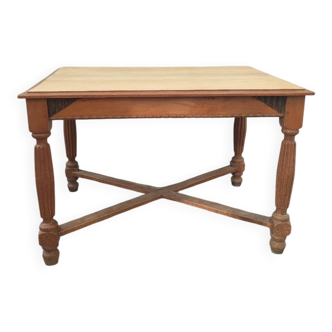 Decorative oak table