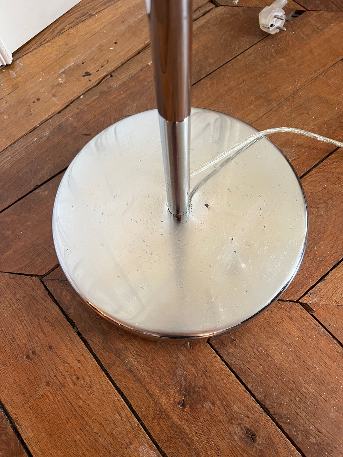 5-spoke lily of the valley floor lamp