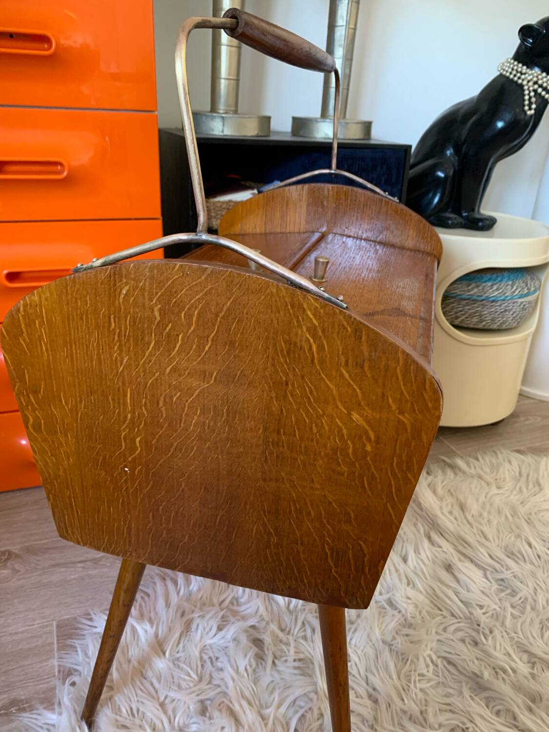 Small worker storage unit