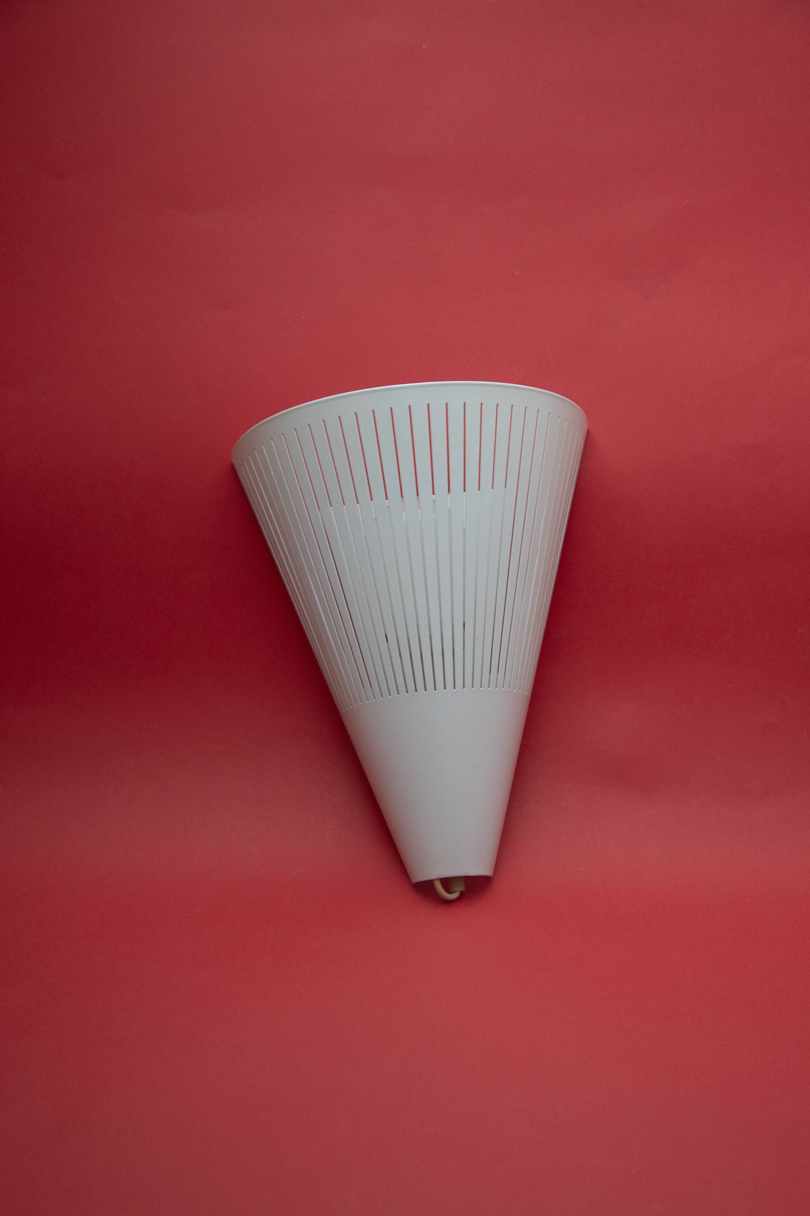 Vintage wall lamp Klyka V9811 published by IKEA in the 1990s.