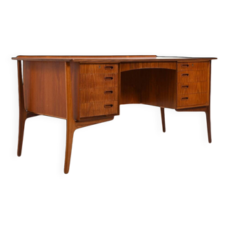 Bureau en teck de forme organique Svend Åge Madsen 1960