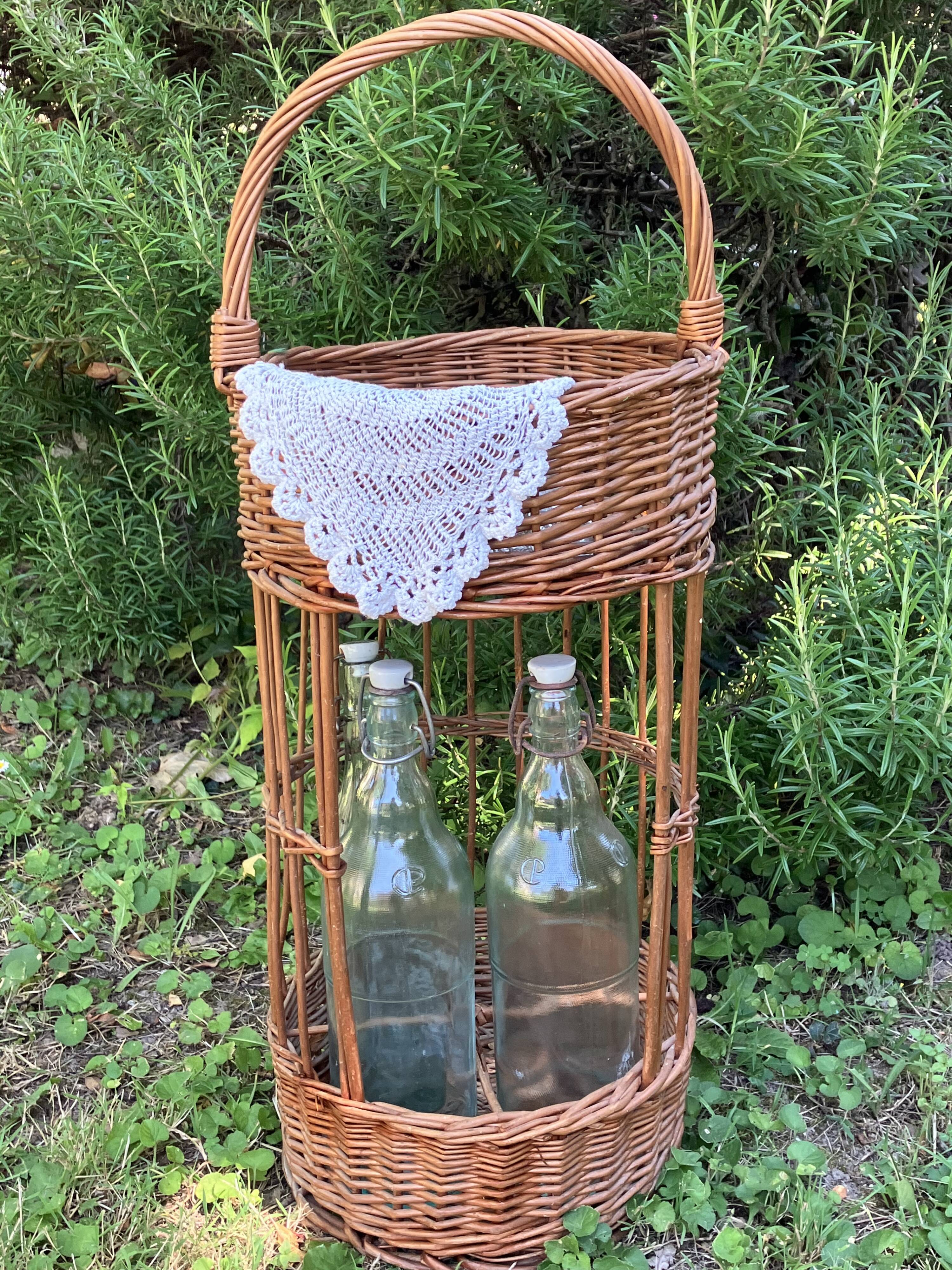 Braided wicker bottle rack