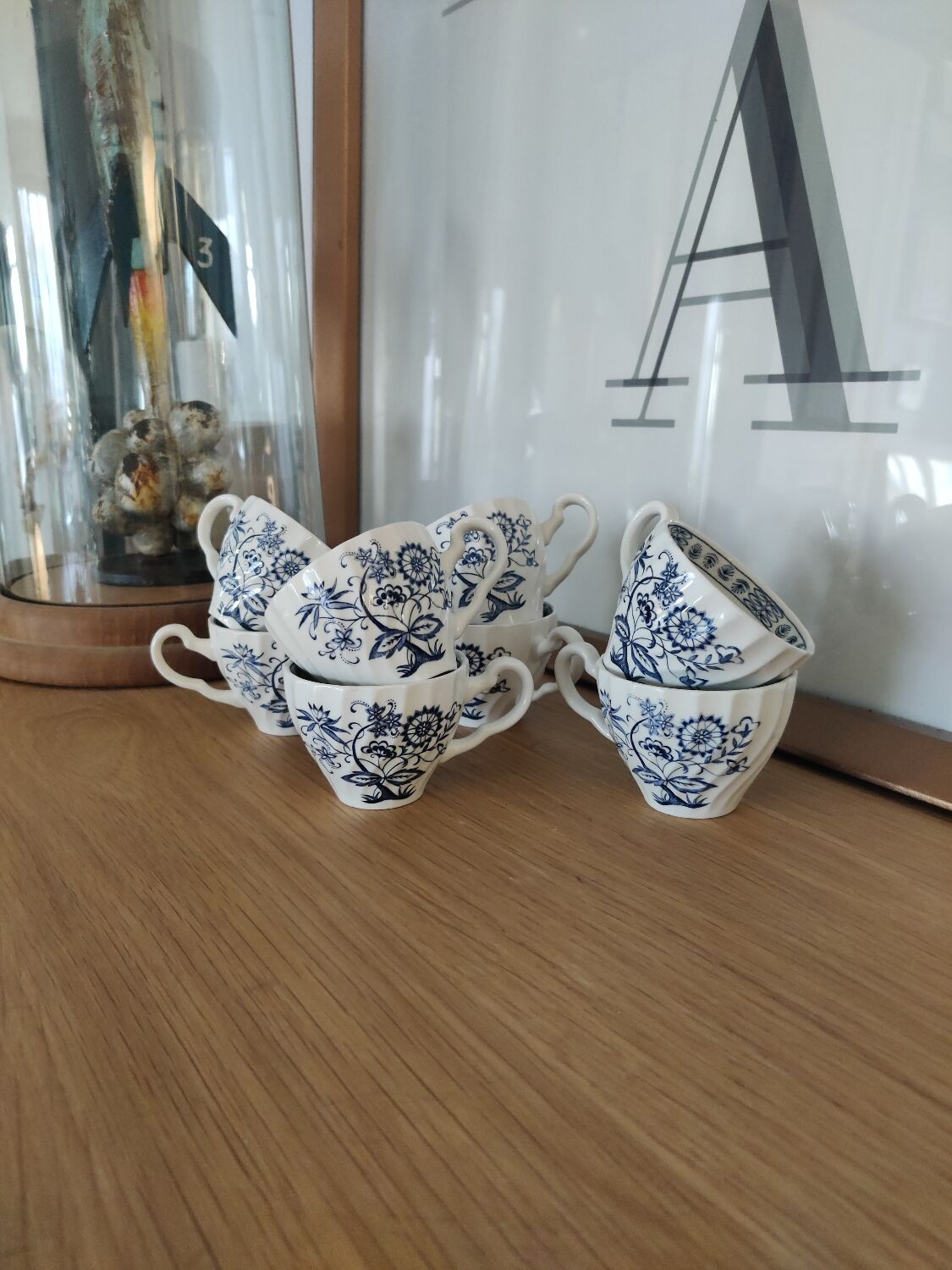 8 tasses