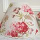 Paire d'abat-jours en tissu ancien style classique avec motifs d'hortensias
