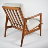 Fauteuil scandinave restauré avec repos-pieds, icône des années 60, tissu marron, teck