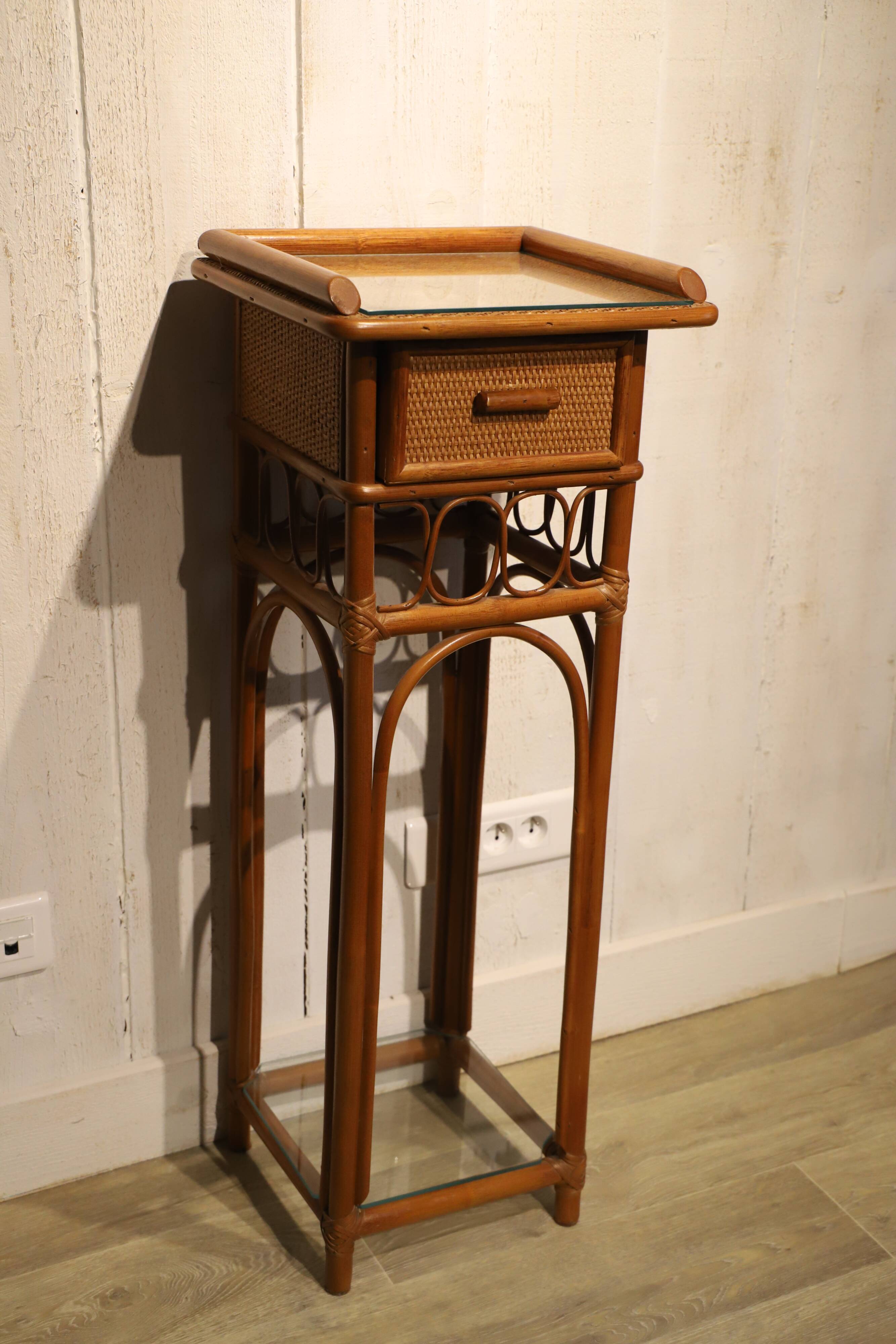 Vintage rattan healing 1960