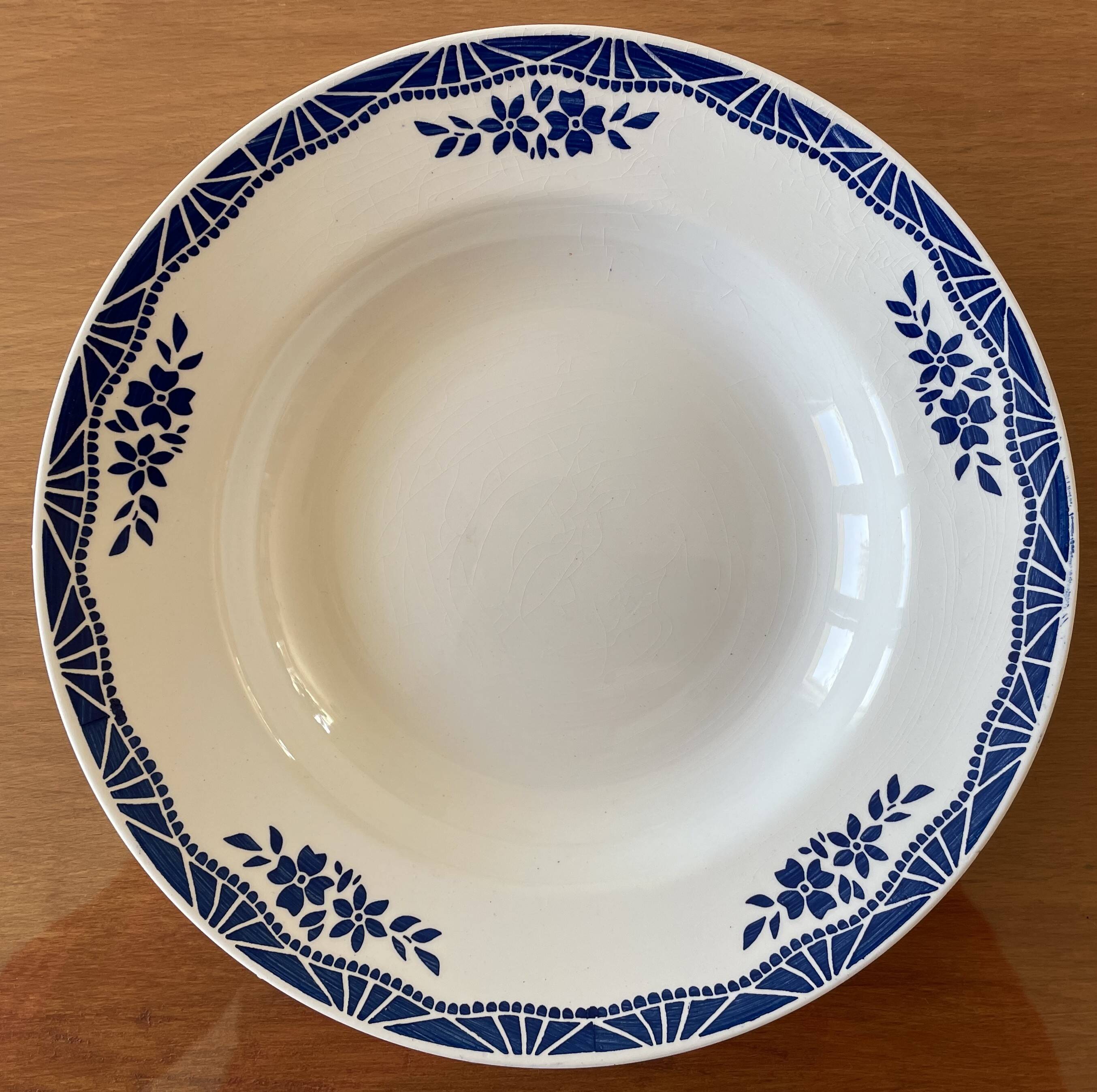 6 antique deep plates in Saint-Amand earthenware (Nord)
