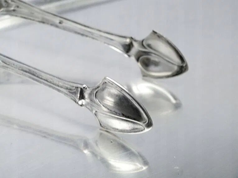 AA3 Decorative Silver Old Embossed Tongs 800