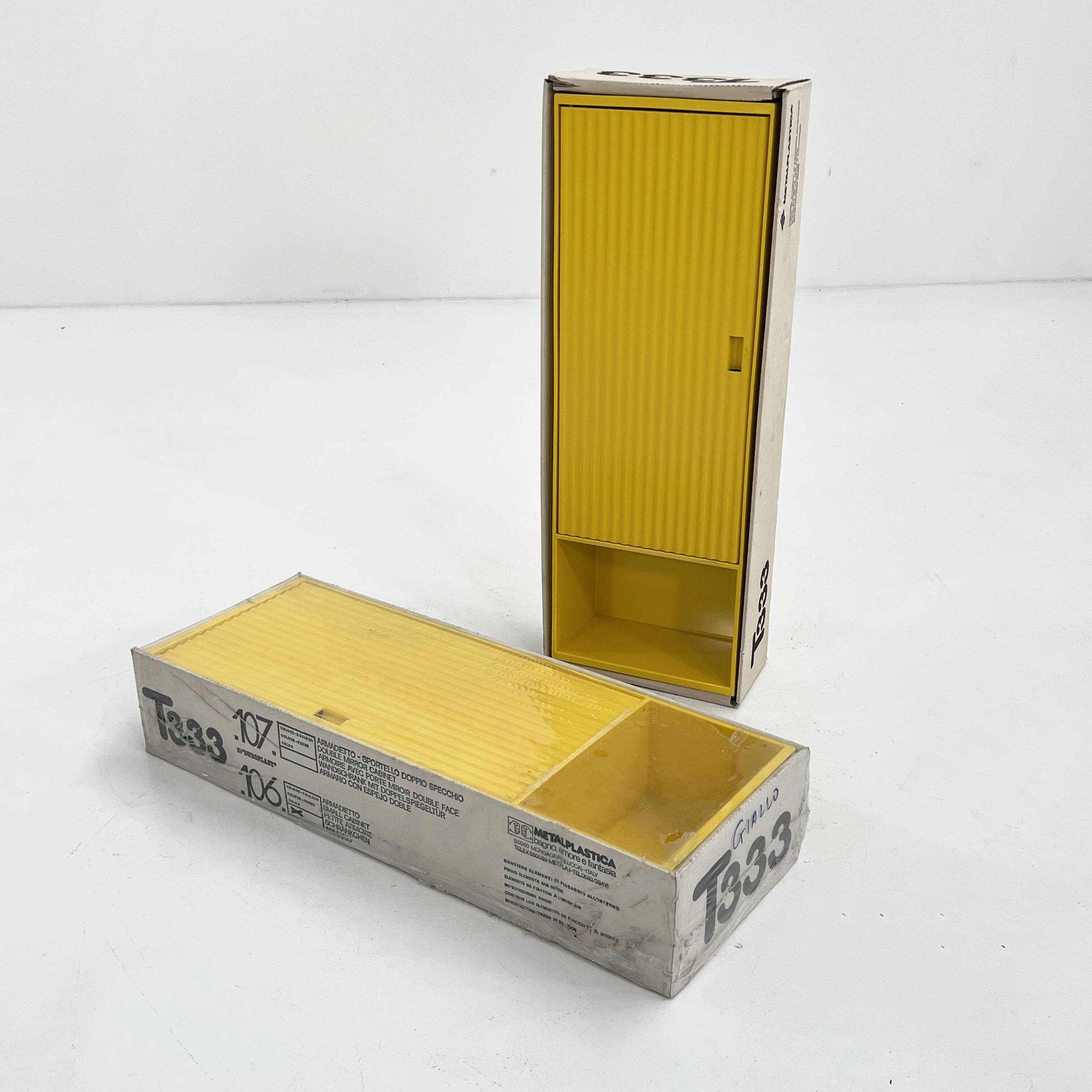Medicine Cabinet Model T333 by Metalplastica, 1970