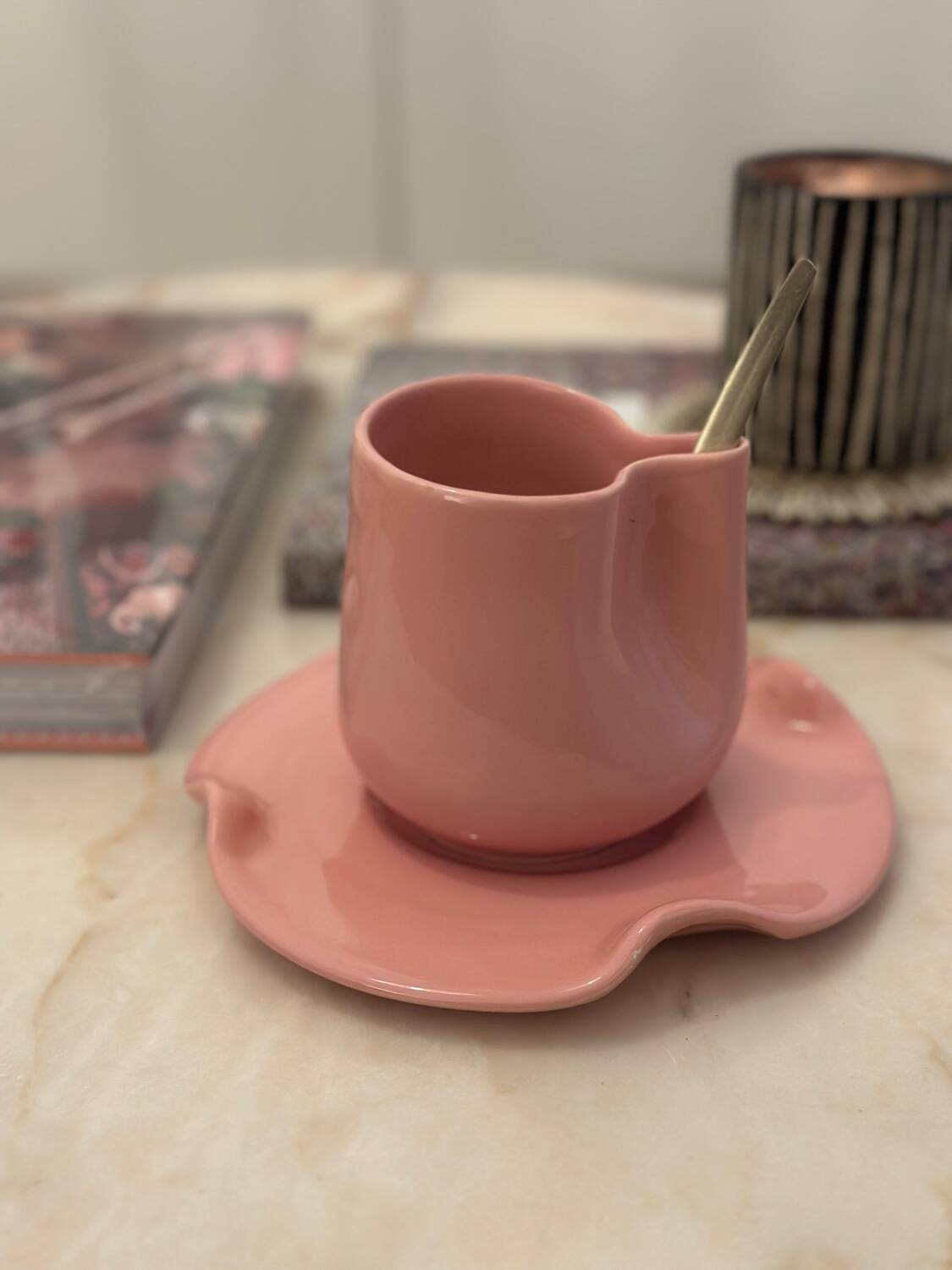 Set of ceramic artisan mugs with pink pop Barbapapa water lily design.