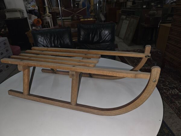 Luge vintage en bois