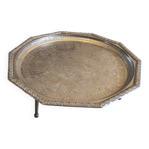 Table-plateau à thé oriental vintage en métal argenté ciselé – Ø 60 cm