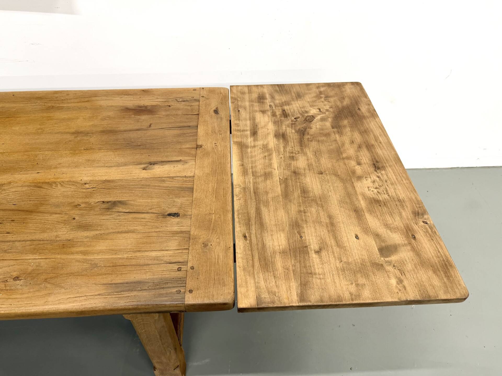 Extendable oak table, 1950s