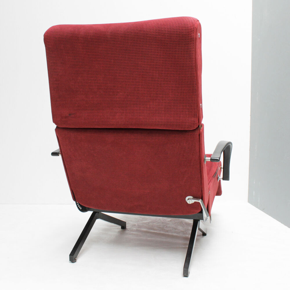 Italian armchair P40 by Osvaldo Borsani for Tecno 1970