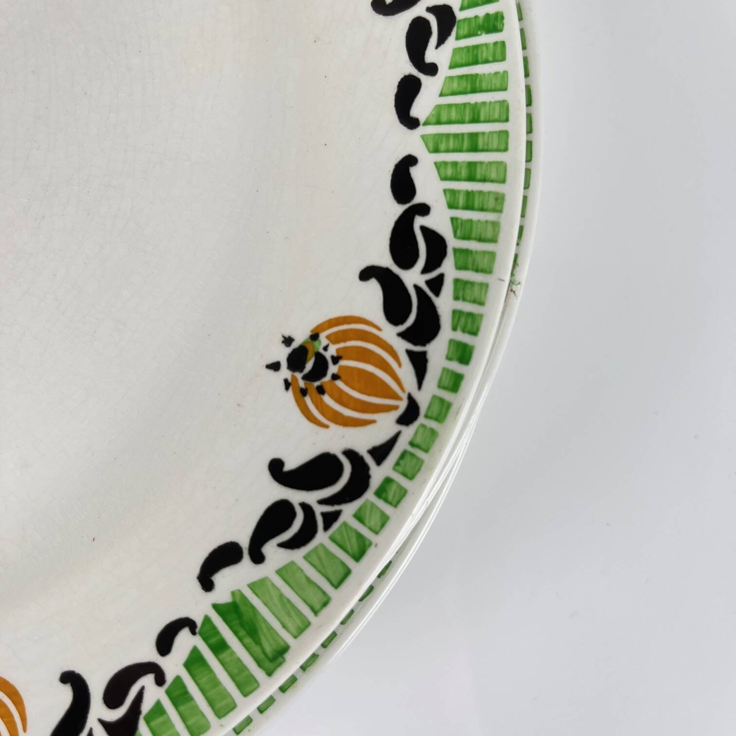 Set of 4 Sarreguemines "Maroussia" dinner plates, early 20th century