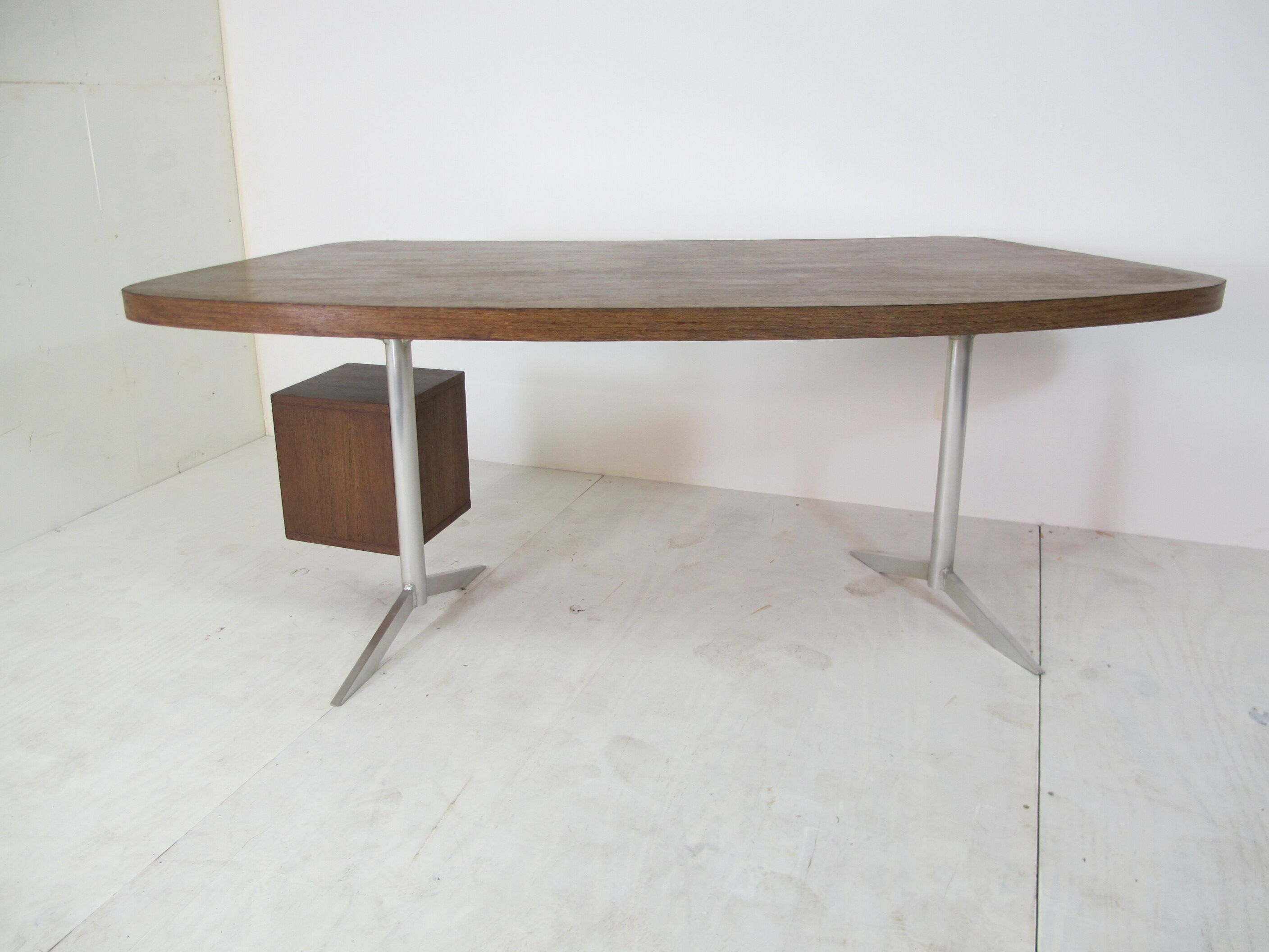 Bureau vintage en wengé moderne du milieu du siècle, ère spatiale, années 1960