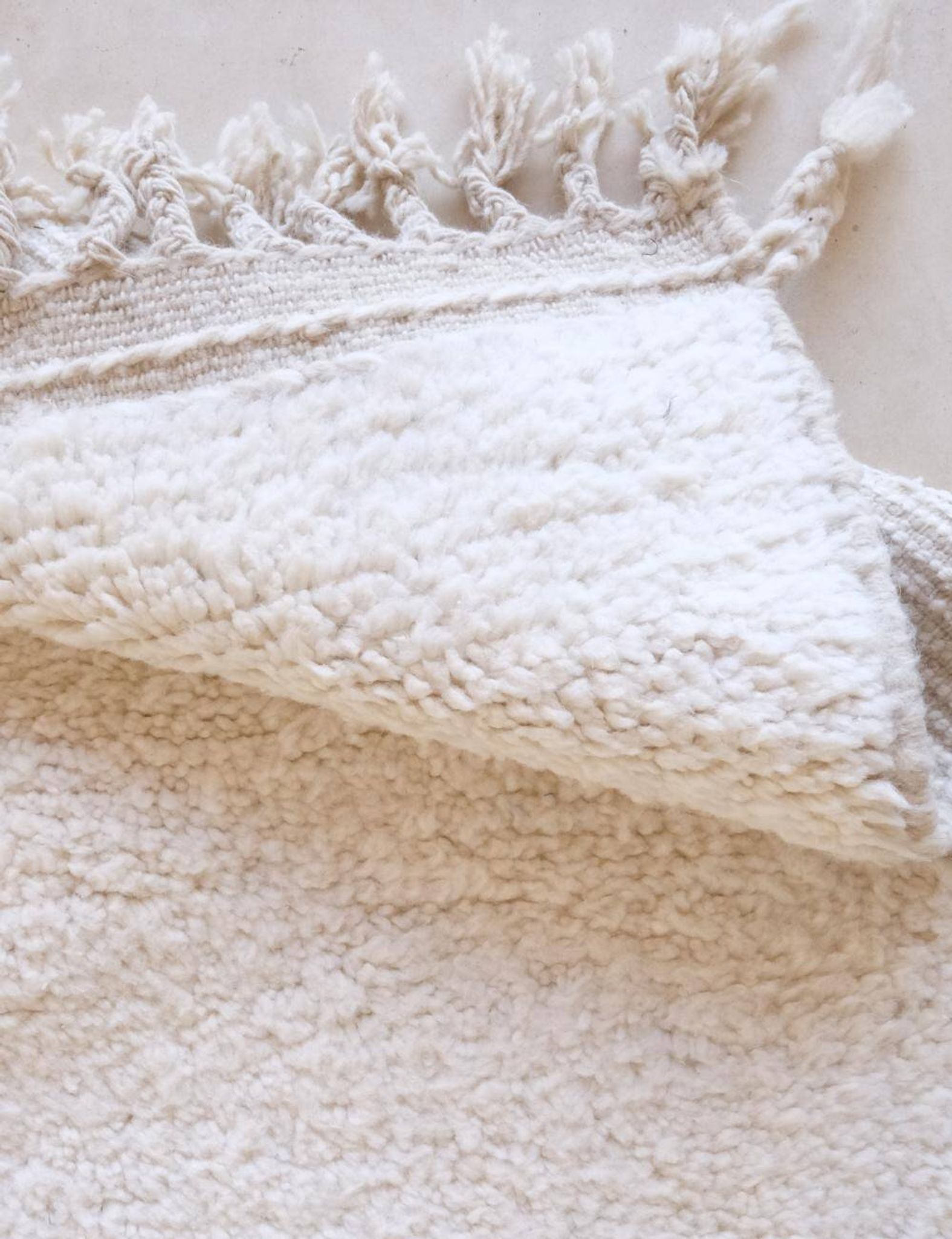 White Berber Rug - 240 x 161 cm