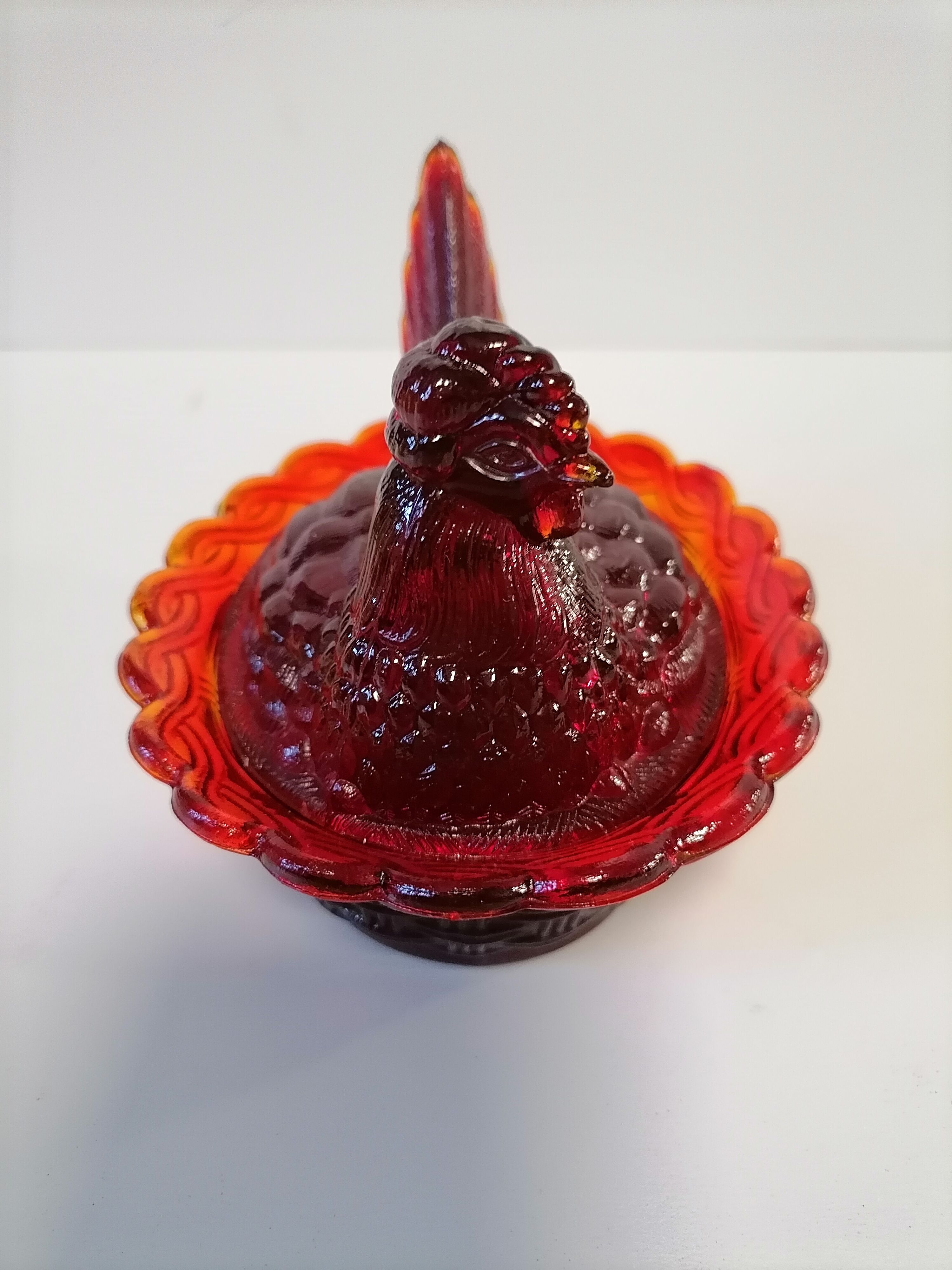 Poule en verre orangé sucrier