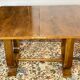 Table époque art déco à plateau ouvrant loupe de noyer