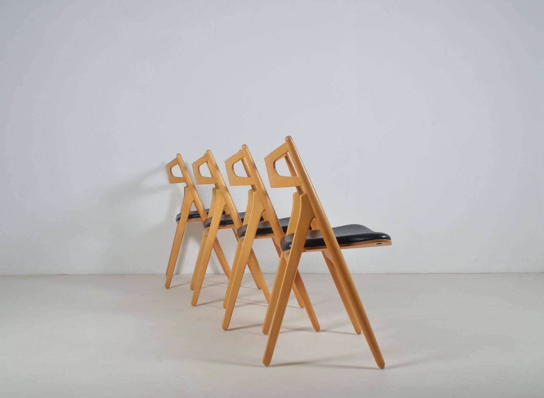Set CH-29 Sawbuck chairs designed by Hans Wegner for Carl Hansen & Son