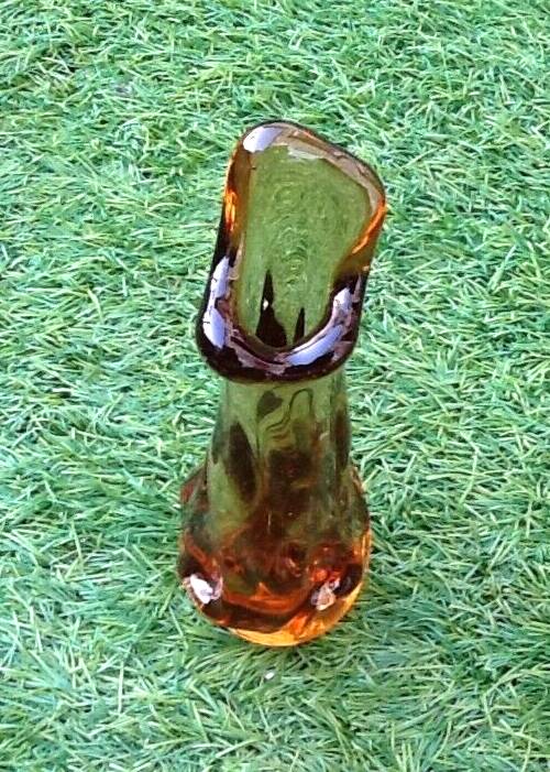 1970s Vase / Soliflore Thick colored and mouth-blown glass