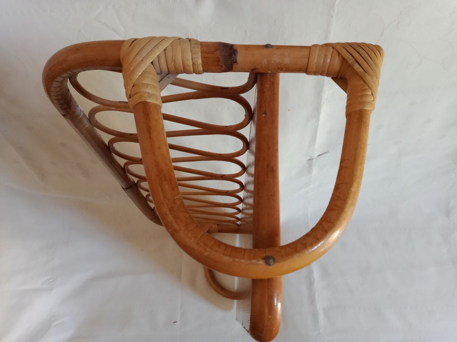 Wall shelf in bamboo and rattan