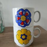 Set of 2 vintage porcelain mugs