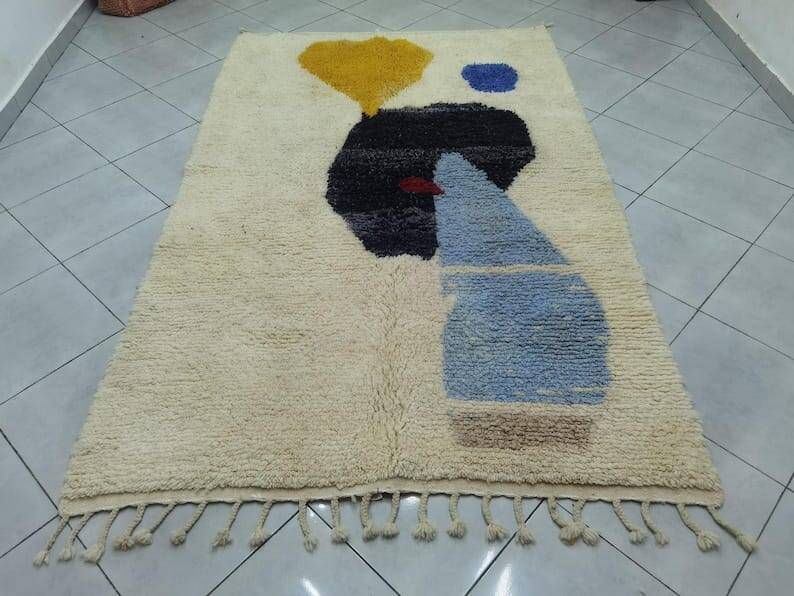 Tapis beni ouraine tissé main artisanale traditionnelle à motifs colorés