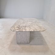 Table basse en marbre italien années 1970