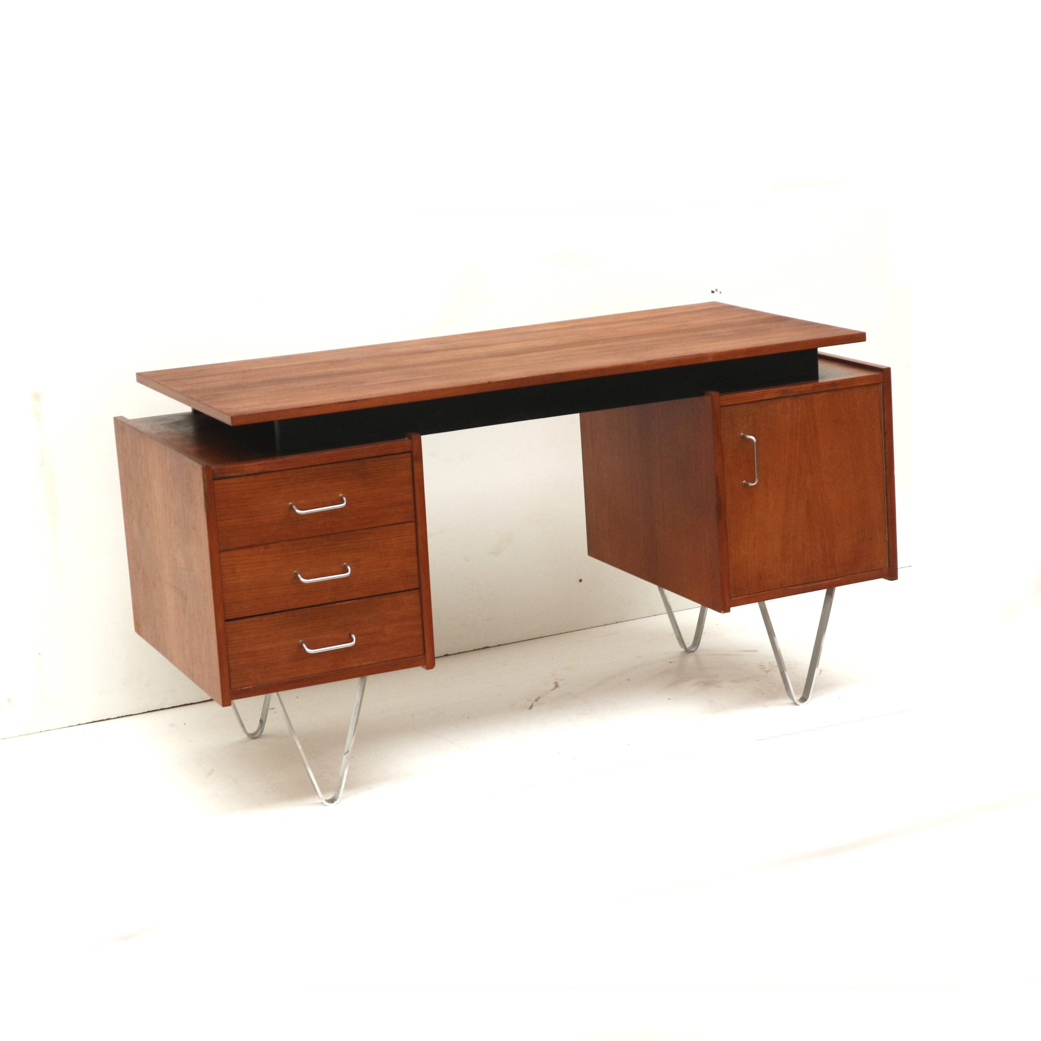 Vintage desk made by Tijsseling Nijkerk in the 60s